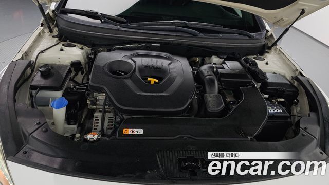 Hyundai Sonata 2.0 Smart — photo 1 of 32