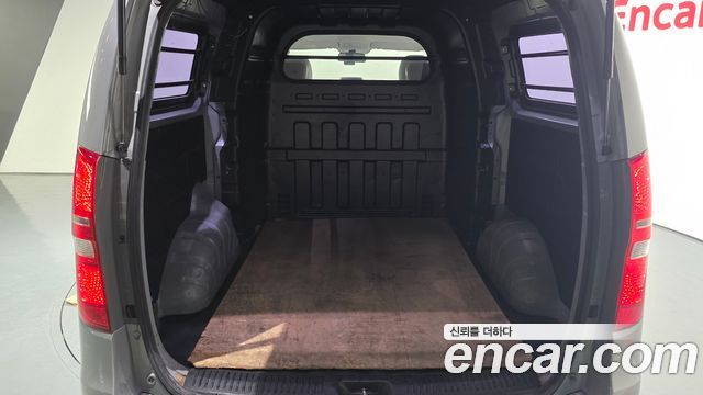 Hyundai Starex 5-Seater VAN