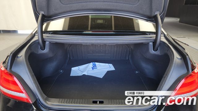 Hyundai Equus VS380 — photo 1 of 20