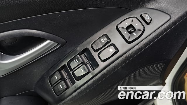 Hyundai Tucson Diesel(e-VGT) 2WD — photo 1 of 20