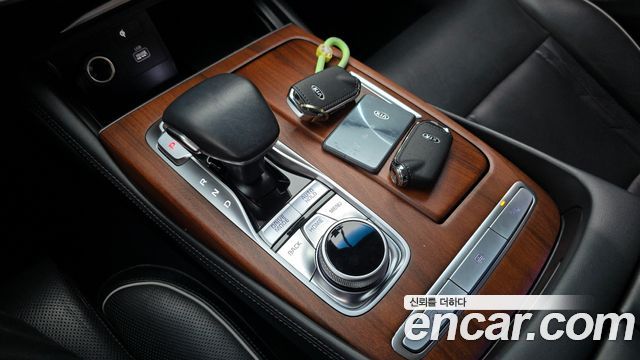 Kia K9 3.8 GDI AWD — photo 1 of 20