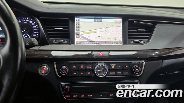 Kia K7 Prestige — photo 1 of 20