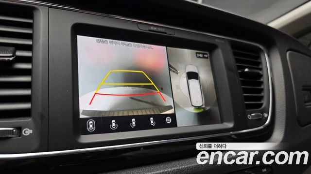 Kia Canival 9-Seater Noblesse Special — photo 1 of 20