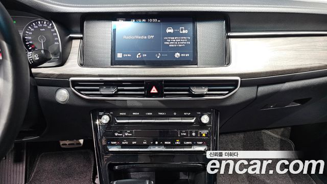 Kia K7 3.0 LPI Standard(Rented Car) — photo 1 of 20