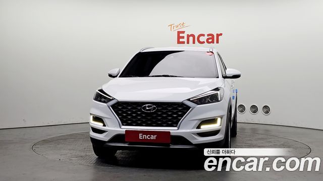 Hyundai Tucson Diesel 2.0 2WD — photo 1 of 20