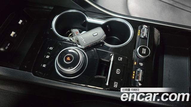 Kia K5 2.0 LPI(Renter car) — photo 1 of 20