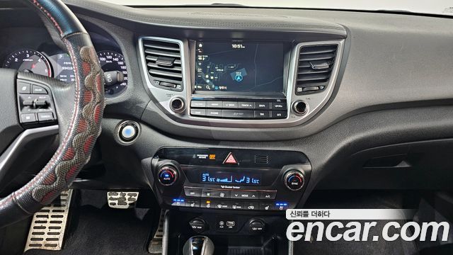 Hyundai Tucson Diesel 2.0 4WD — photo 1 of 20