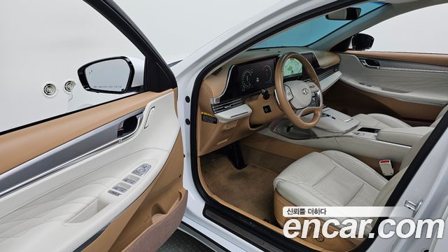 Hyundai Grandeur Calligraphy — photo 1 of 20