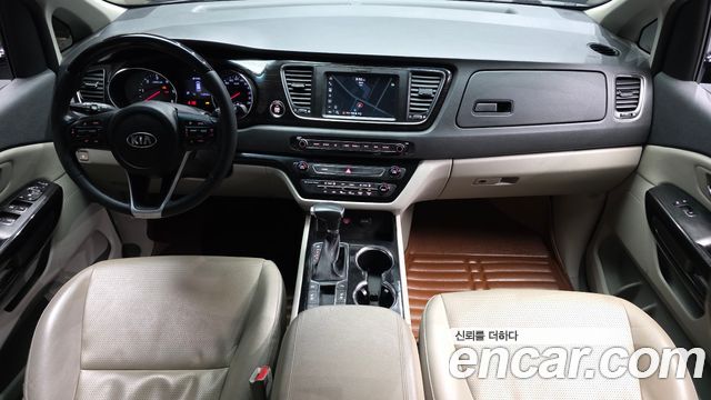 2018 Kia Canival 9-Seater Prstige, photograph 3