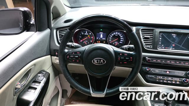 2018 Kia Canival 9-Seater Prstige, photograph 5