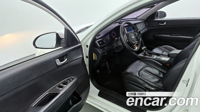 Kia K5 2.0 MX — photo 1 of 20