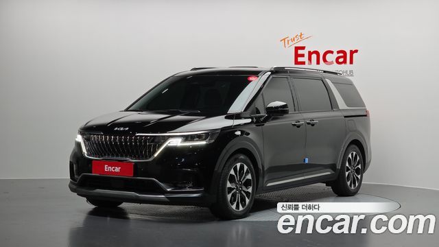 Kia Canival Diesel 9-Seater Signature — photo 1 of 20