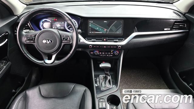 Kia Niro 1.6 HEV — photo 1 of 32