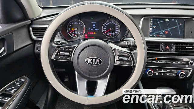 Kia K5 2.0 — photo 1 of 28