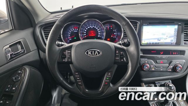 Kia K5 2.0 Luxury — photo 1 of 20