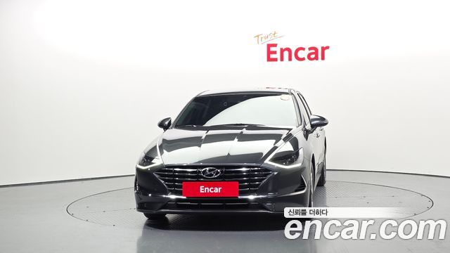 Hyundai Sonata 2.0 — photo 1 of 30