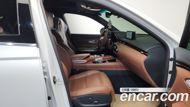 Genesis GV70 2.5T Gasoline 2WD — photo 1 of 32