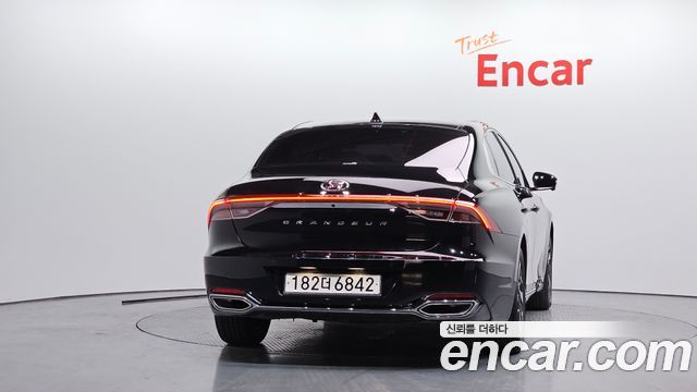 Hyundai Grandeur Le Blanc — photo 1 of 20