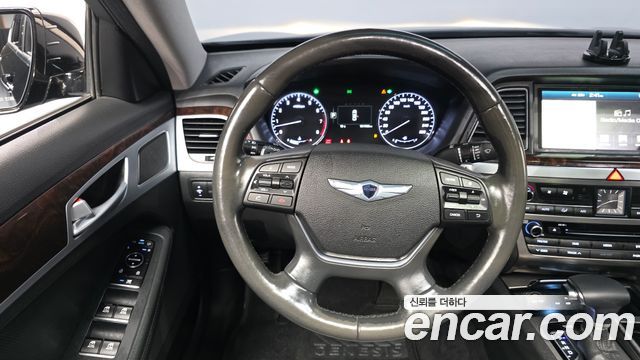 2014 Hyundai Genesis G330 Modern, photograph 2