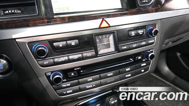 2014 Hyundai Genesis G330 Modern, photograph 12