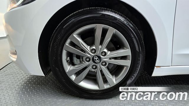 Hyundai AVANTE 1.6 GDI Modern — photo 1 of 30