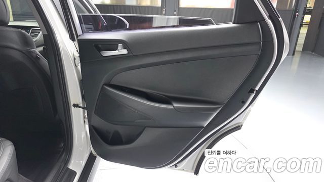 Hyundai Tucson Diesel 1.7 2WD — photo 1 of 30