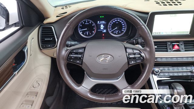Hyundai Grandeur 2.4 Premium — photo 1 of 33