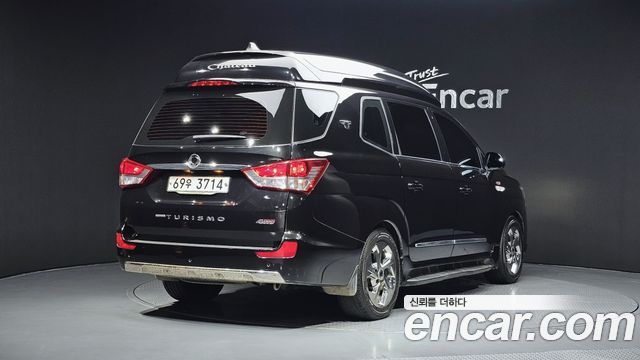 KG_Mobility_Ssangyong KORANDO 4WD Chateau 9-seater — photo 1 of 31