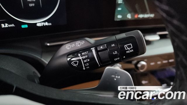 Kia Canival Gasoline 9-Seater Signature — photo 1 of 35