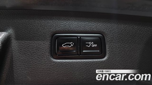 Kia Canival Gasoline 9-Seater Signature — photo 1 of 34