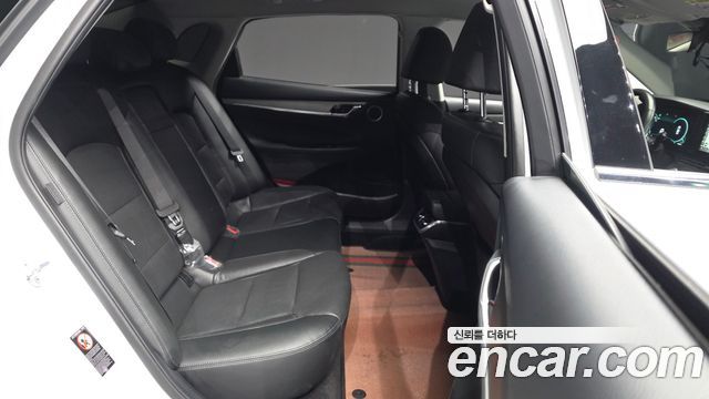 Hyundai Grandeur Le Blanc — photo 1 of 20