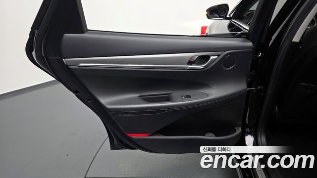 Hyundai Grandeur 3.0 LPi Rent Car — photo 1 of 34