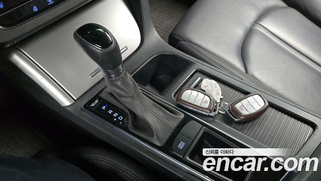 Hyundai Sonata 2.0 Smart — photo 1 of 29
