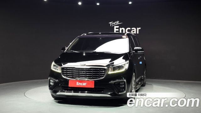 Kia Canival 9-Seater Noblesse Special — photo 1 of 35