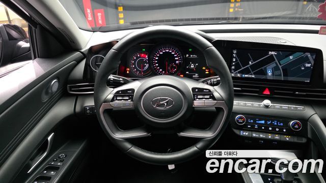 Hyundai AVANTE 1.6 — photo 1 of 30