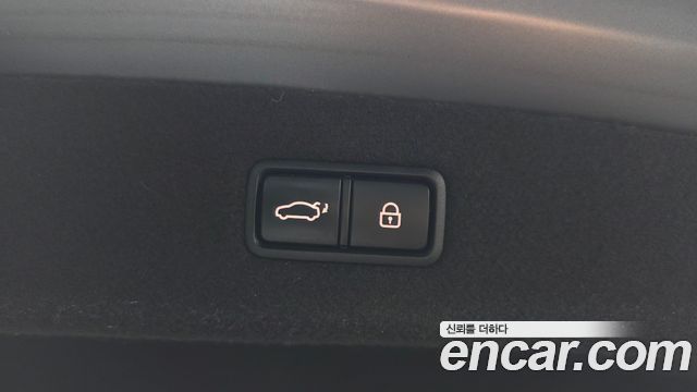 Genesis EQ900 3.8 GDI AWD — photo 1 of 35