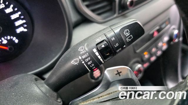 Kia Sportage Diesel 1.7 2wd Noblesse — photo 1 of 30