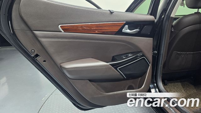 Kia K7 2.2 Diesel Prestige — photo 1 of 33