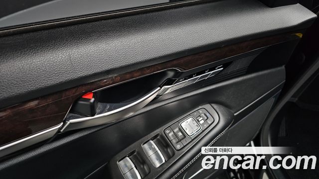 Genesis EQ900 3.8 GDI — photo 1 of 34