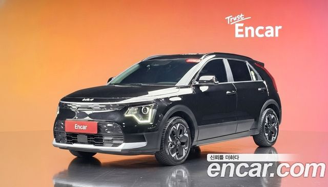 Kia Niro Air — photo 1 of 30