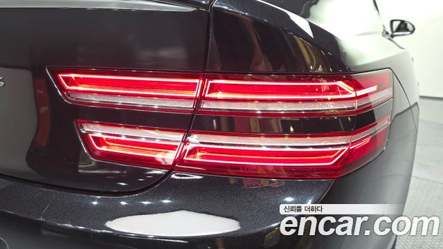 Genesis G80 Gasoline 2.5 Turbo 2WD — photo 1 of 31