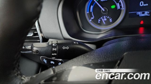 Hyundai Grandeur Exclusive — photo 1 of 33