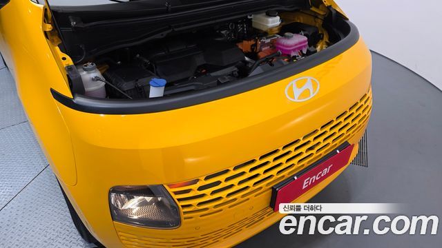 Hyundai Staria HEV 1.6 Tourer 9-Seater — photo 1 of 30