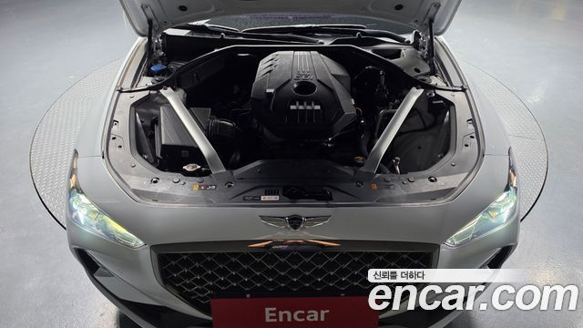 Genesis G70 2.0T AWD — photo 1 of 30