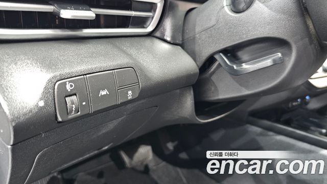 Hyundai AVANTE 1.6 LPi — photo 1 of 30