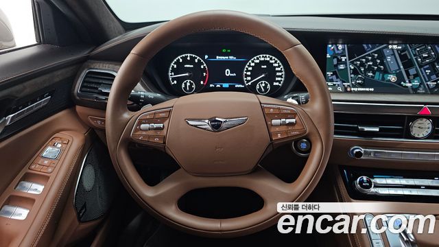 Genesis G90 3.3 T AWD — photo 1 of 37