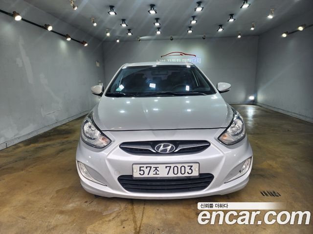 Hyundai Accent Diesel 1.6 VGT Premium — photo 1 of 13