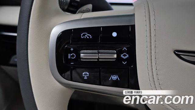 Genesis G80 e-AWD — photo 1 of 31