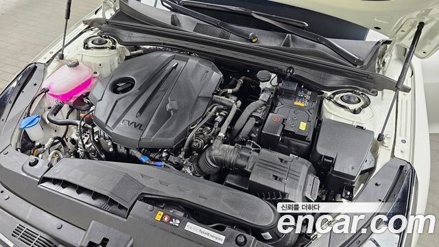 Kia K5 2.0 — photo 1 of 32