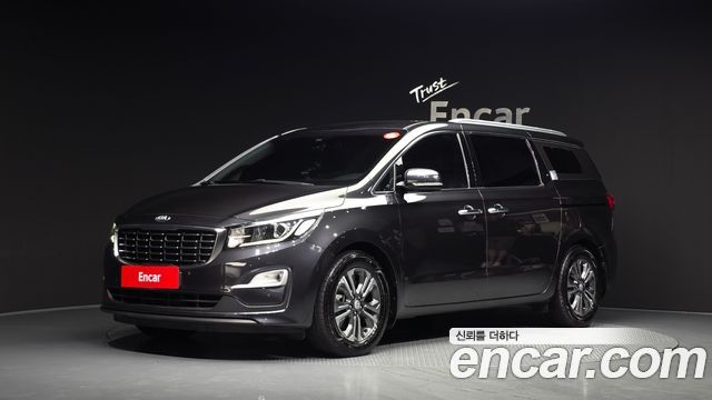 2018 Kia Canival 11-Seater Prestige, photograph 3